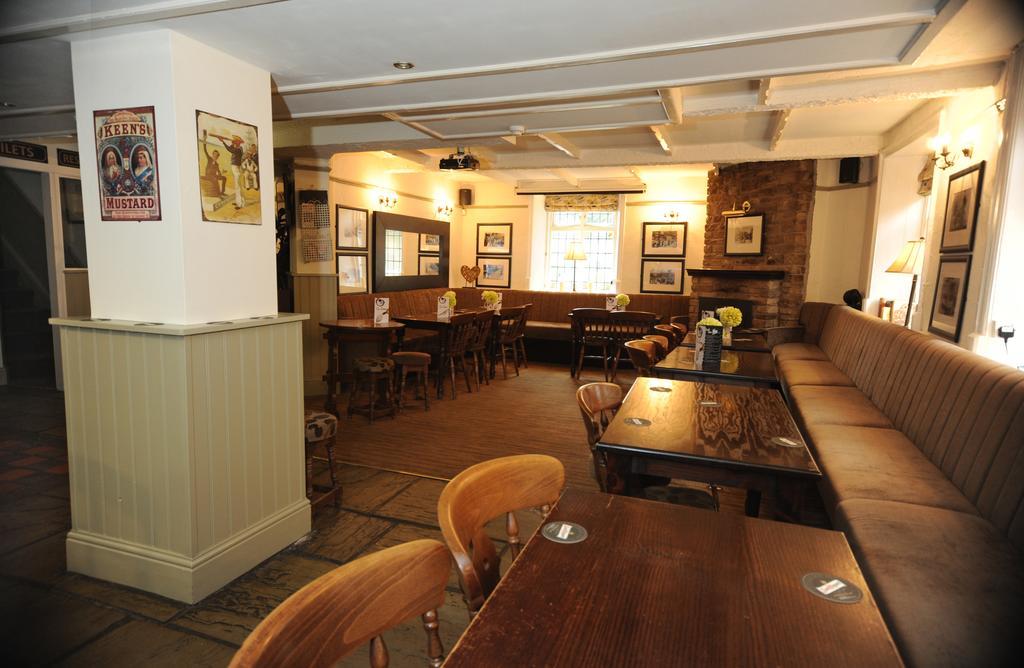 Queens Arms Country Inn Glossop Exteriér fotografie